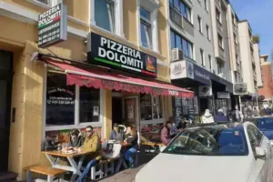 Dolomiti Pizzeria Frankfurt Aussenansicht