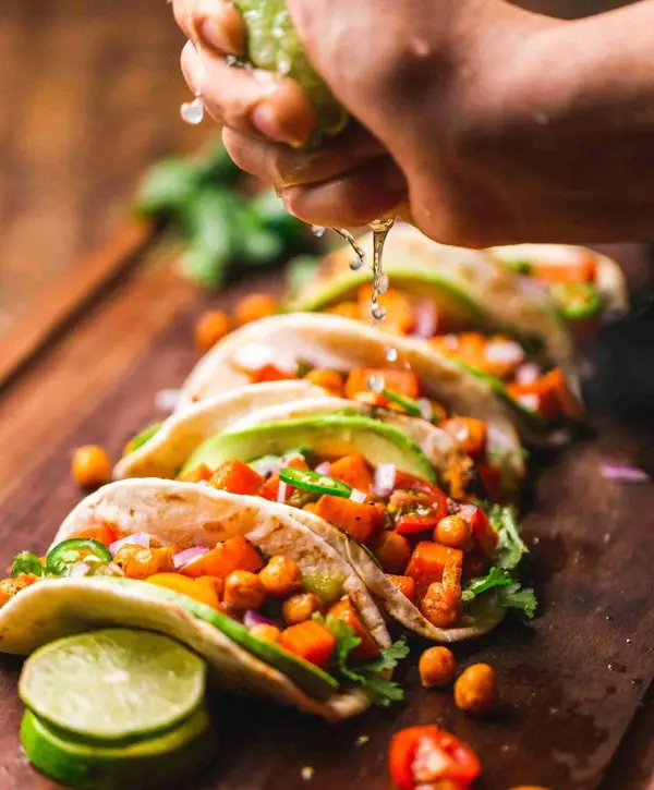 Tortillas und mehr essen bei mexikanisches Restaurant